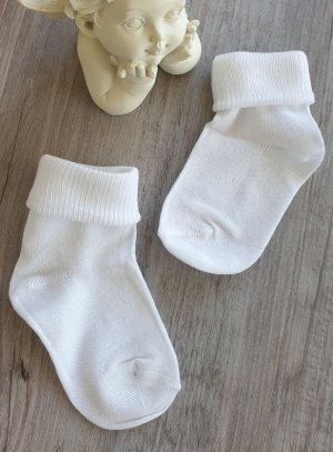 Collant blanc bébé et chaussettes blanches dentelle tout mimi