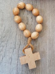 croix et chapelet beige