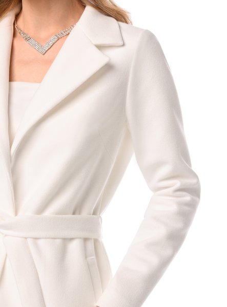 manteau blanc ceinture