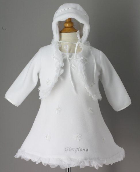 robe de baptême personnalisée avec le prénom de l'enfant