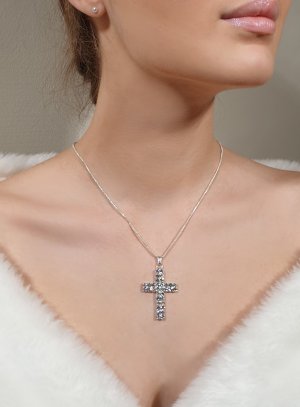 Bijou chrétien collier croix en strass