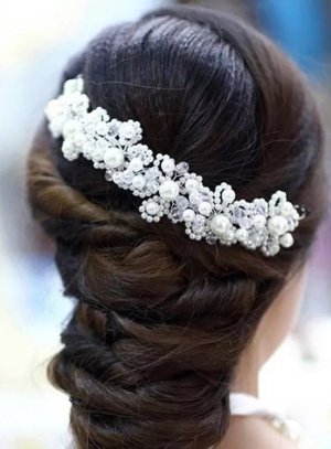 Bijoux de tête perles nacrées coiffure mariée