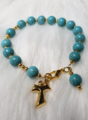Bracelet chrétien en Perles Turquoise avec la croix de St Antoine