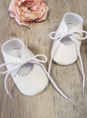 Chaussons de baptême cuir blanc pour bébé fille