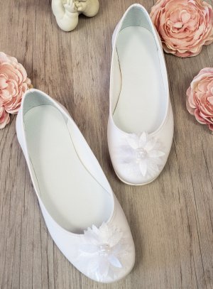 Chaussures ballerines mariage ou communion fille fleurs tissus