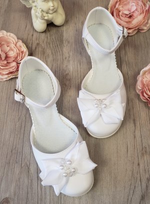 Chaussures mariage ou communion fille à petits talons nœuds ruban