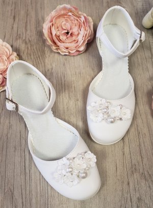 Chaussures cérémonie mariage fille à petits talons fleurs et perles