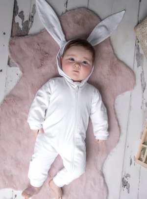 Combinaison bébé lapin avec oreilles