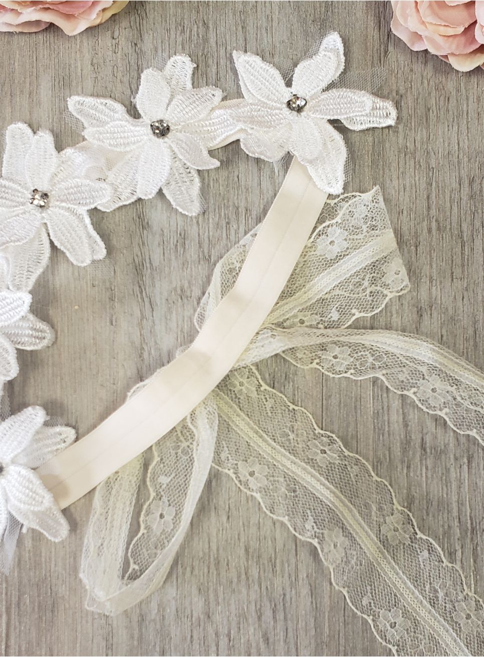 Bandeau Cheveux Fille Avec Fleurs Et Dentelle - Baptême, Anniversaire, Cadeau - Blanc Élégant