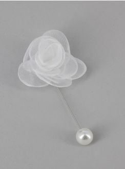 broche boutonnière blanche