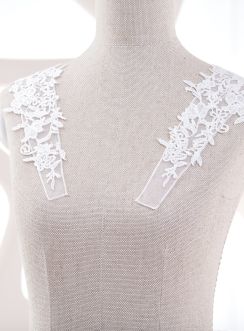 Bretelles ivoire pour robe de mariée avec application dentelle.