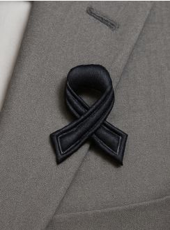 Broche Deuil ruban noir