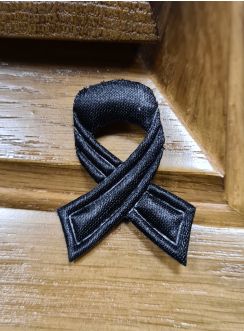 Broche Deuil ruban noir
