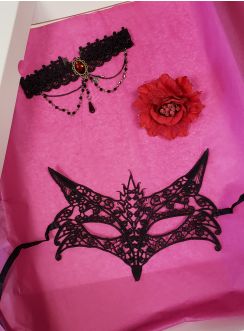 Coffret St Valentin Lou dentelle noir et collier gothique
