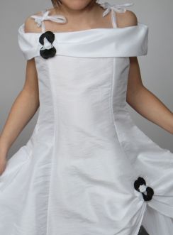 Robe cérémonie fille - bébé Pétale blanche fleur noire Blanc