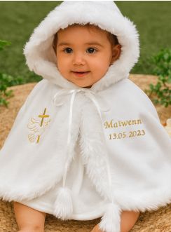 cape de baptême en polaire blanche pour baptême hiver et personnalisable