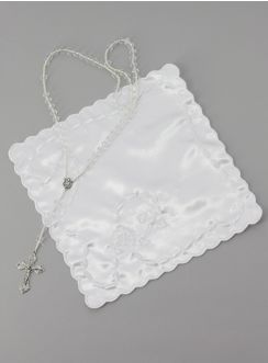 Cadeau de communion : mouchoir + chapelet