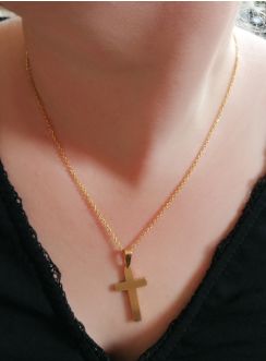 pendentif croix simple avec boubles d'oreille croix couleur or