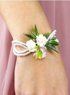 Bracelet demoiselle d'honneur perles nacré et fleurs