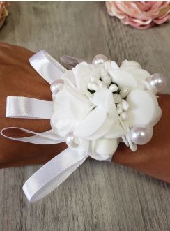 Bracelet mariage ou demoiselle d'honneur fleurs blanches