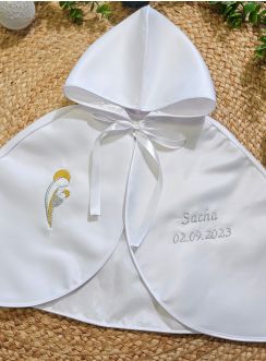 Cape de baptême bébé brodée Vierge et l'enfant