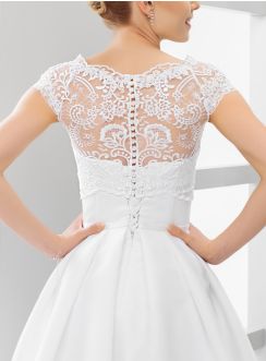 Boléro mariée dentelle dos boutonné manches courtes