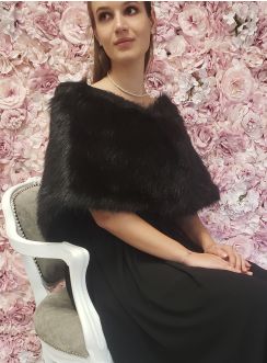 Cape femme fausse fourrure poils longs Noir