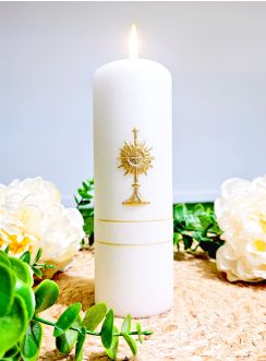 Bougie de communion blanche brillante, décorée d'un calice et d'un liseré pailleté et doré. Bougie personnalisable