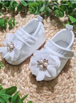 Chaussons satin blanc baptême fille avec bijou