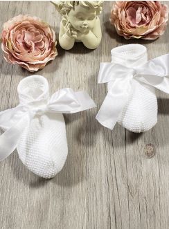 Chaussons bébé tricot blanc avec ruban
