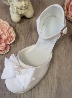 Chaussures cérémonie fille à petits talons avec noeuds ruban