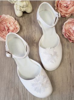 Chaussures communion fille petits talons fleur tissu