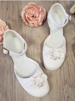 Chaussures mariage fille à petits talons avec fleurs et perles