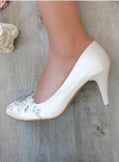 Escarpin ivoire écru mariage femme satin dentelles perlées