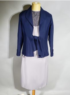 Tenue tailleur femme pour la défunte