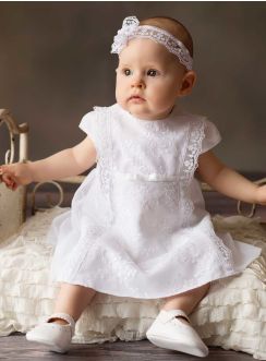 Robe de baptême ou cérémonie pour bébé avec dentelle blanche