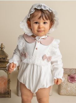 barboteuse dentelle bébé fille pour mariage ou cérémoie baptême