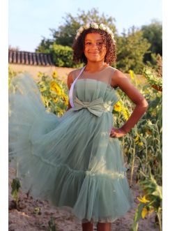 Robe cérémonie mariage vert sauge longue pour fille : le plaisir du tulle