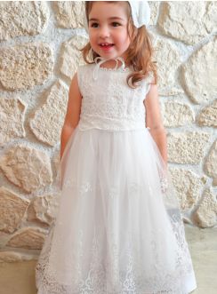 Robe de baptême longue et traditionnelle avec bonnet