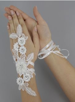 mitaine avec lacet pour mariée avec fleurs