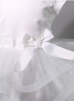 Noeud ruban pour décorer une robe ou chapeau ou veste