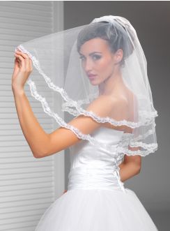 voile de mariée court blanc avec dentelle