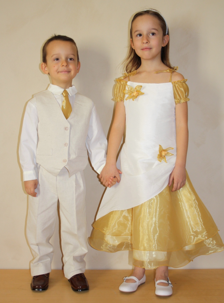 tenue garçon d'honneur avec pantalon beige