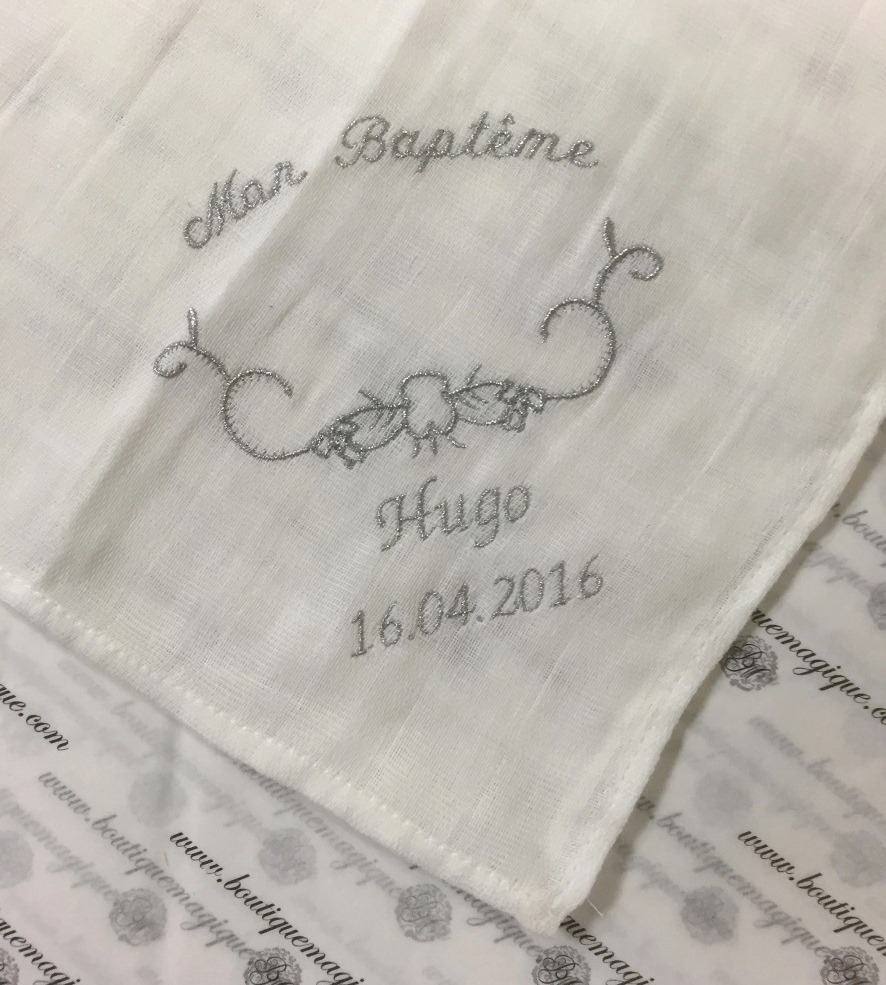 tissu de baptême lange broderie personnaliée fil argent