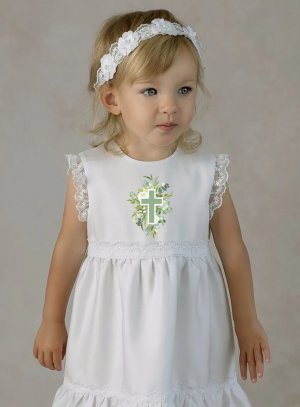 Une robe blanche parfaite pour un baptême chrétien
